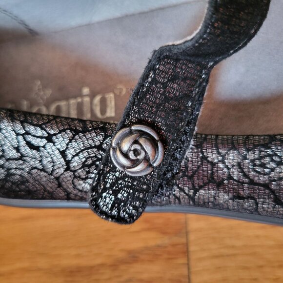 Alegria Black Metallic Floral Rose Leather Mary Jane Wedge Heels 8.5 FLA 553 - Picture 10 of 10